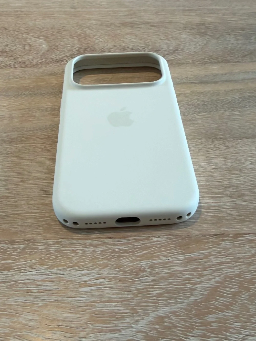 NWT Authentic Apple iPhone 17 Pro Silicone Case with MagSafe - Vanilla